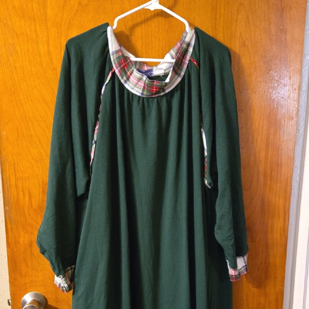 Christmas Green Plaid Trim Nightgown 4X: 4/5XB